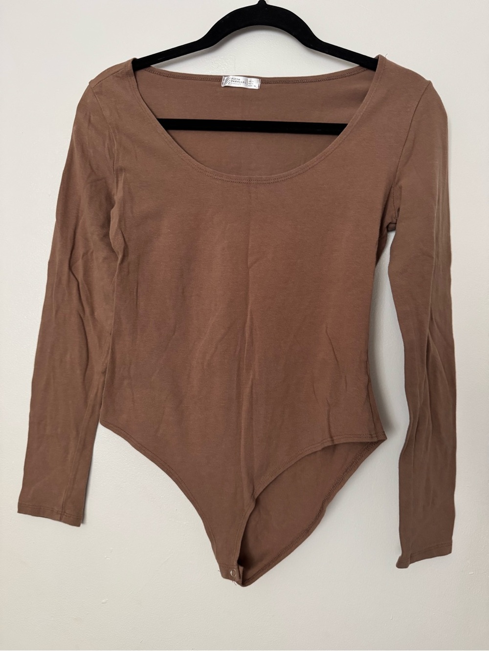 Women's Long Sleeve Scoop Neck Bodysuit in Taupe